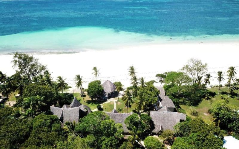 Strand aan de Indische Oceaan, tijdens de Luxe 10-daagse reis door Zuid-Kenia